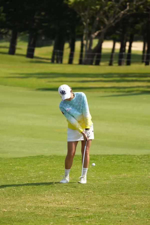 イボミのウェッジスイング（アプローチ）連続写真【2022年ダイキンオーキッドレディスゴルフトーナメント】