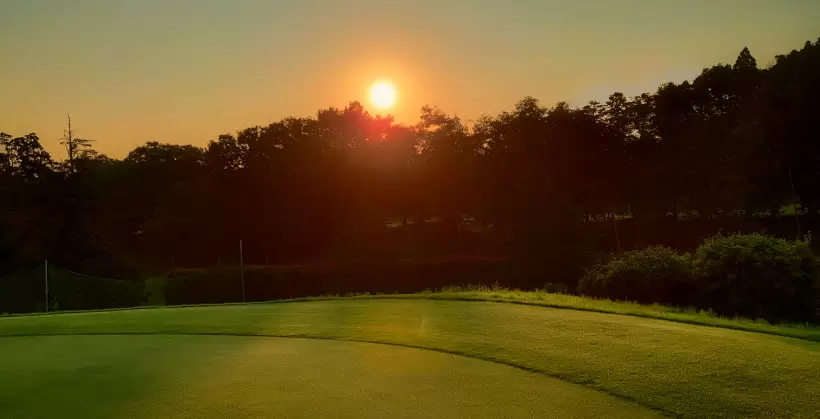 夕焼けのゴルフ場
