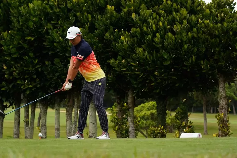 野澤真央のドライバースイング（斜め前方）連続写真【2022年ダイキンオーキッドレディスゴルフトーナメント】