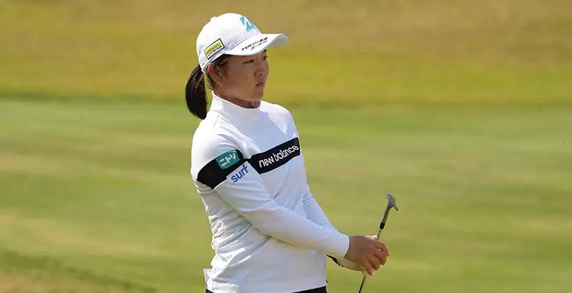 佐藤心結のウェッジスイング(アプローチ)連続写真【2022年ダイキンオーキッドレディスゴルフトーナメント】