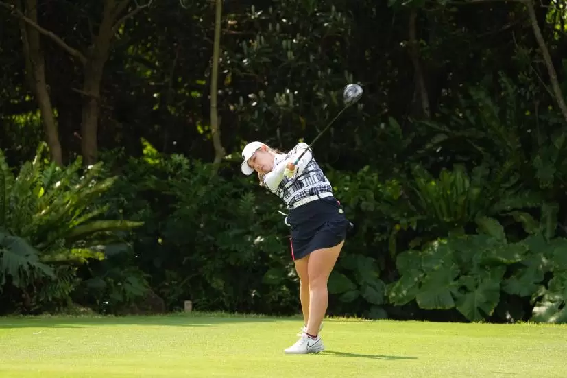 吉田優利のドライバースイング（斜め前方）連続写真【2022年ダイキンオーキッドレディスゴルフトーナメント】