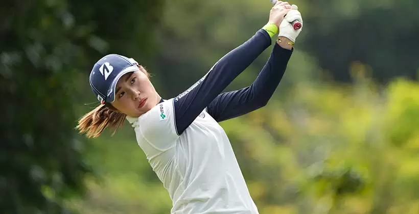 大里桃子のドライバースイング(後方)連続写真【2022年ダイキンオーキッドレディスゴルフトーナメント】