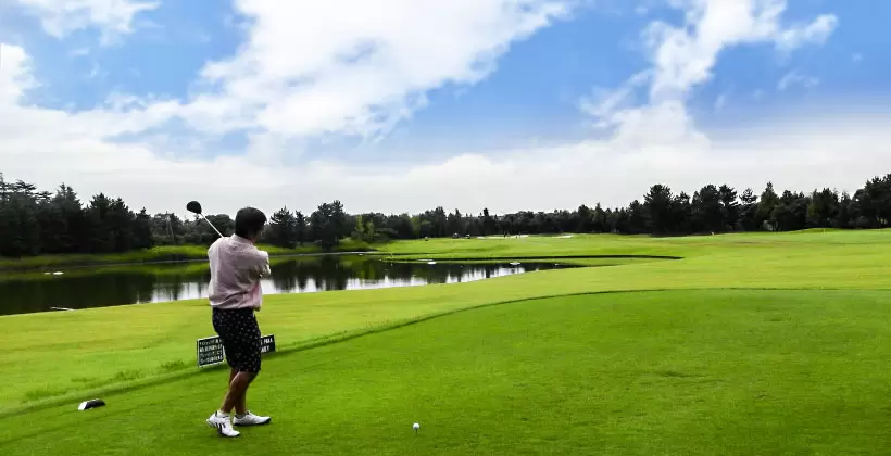 ゴルフ場,池越え