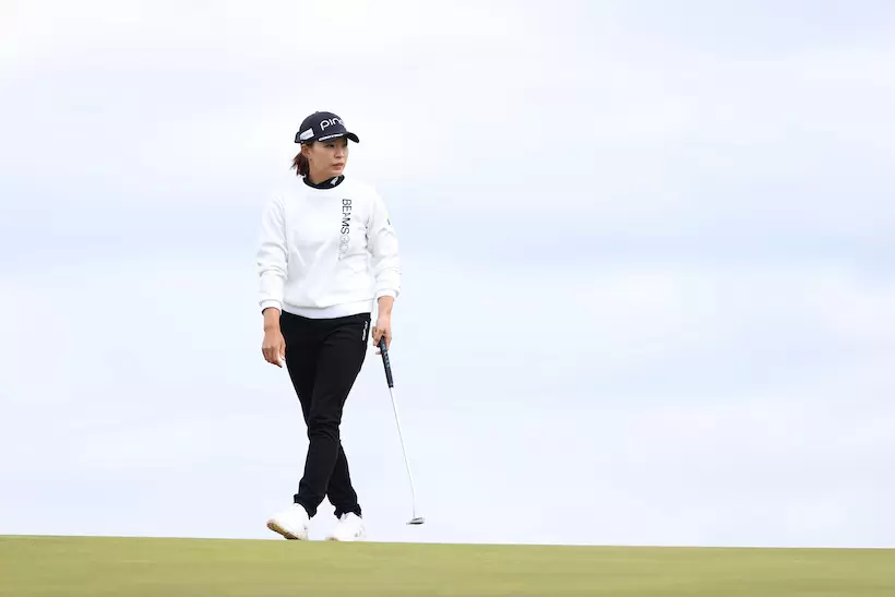 全英女子オープンで3日目を終えて2位タイにつけた渋野日向子