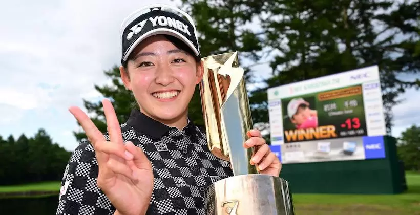 NEC軽井沢72ゴルフトーナメントで優勝を果たした岩井千怜