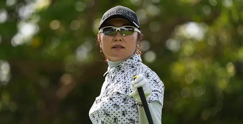 藤田さいきのウェッジスイング（ラフ）連続写真【2022年ダイキンオーキッドレディスゴルフトーナメント】