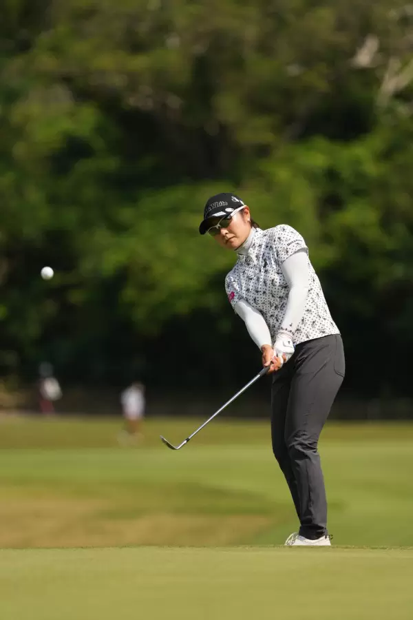 藤田さいきのウェッジスイング（アプローチ）連続写真【2022年ダイキンオーキッドレディスゴルフトーナメント】