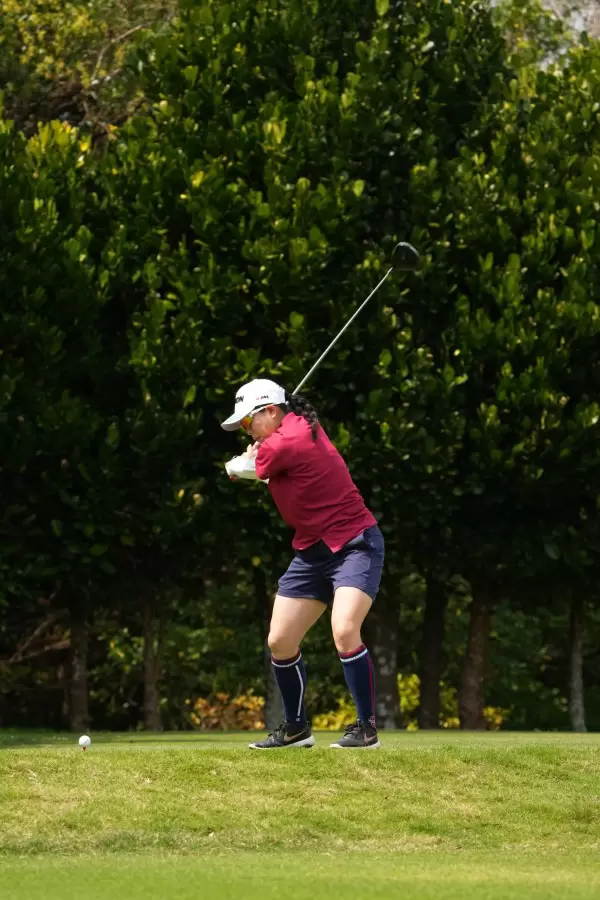 勝みなみのドライバースイング（斜め前方）連続写真【2022年ダイキンオーキッドレディスゴルフトーナメント】