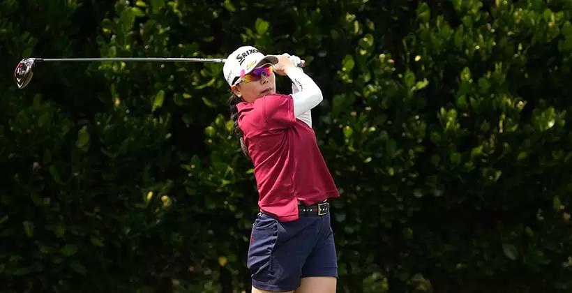 勝みなみのドライバースイング（斜め前方）連続写真【2022年ダイキンオーキッドレディスゴルフトーナメント】