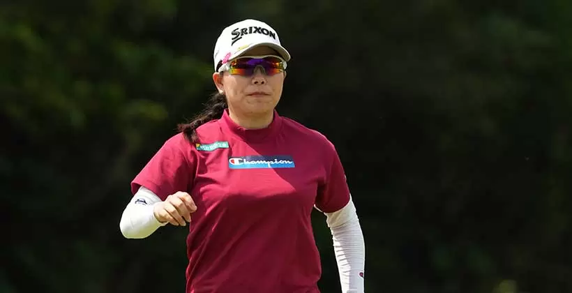 勝みなみのドライバースイング（後方）連続写真【2022年ダイキンオーキッドレディスゴルフトーナメント】