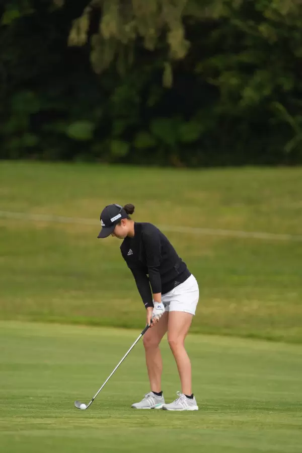 森田遥のウェッジスイング（斜め前方）連続写真【2022年ダイキンオーキッドレディスゴルフトーナメント】