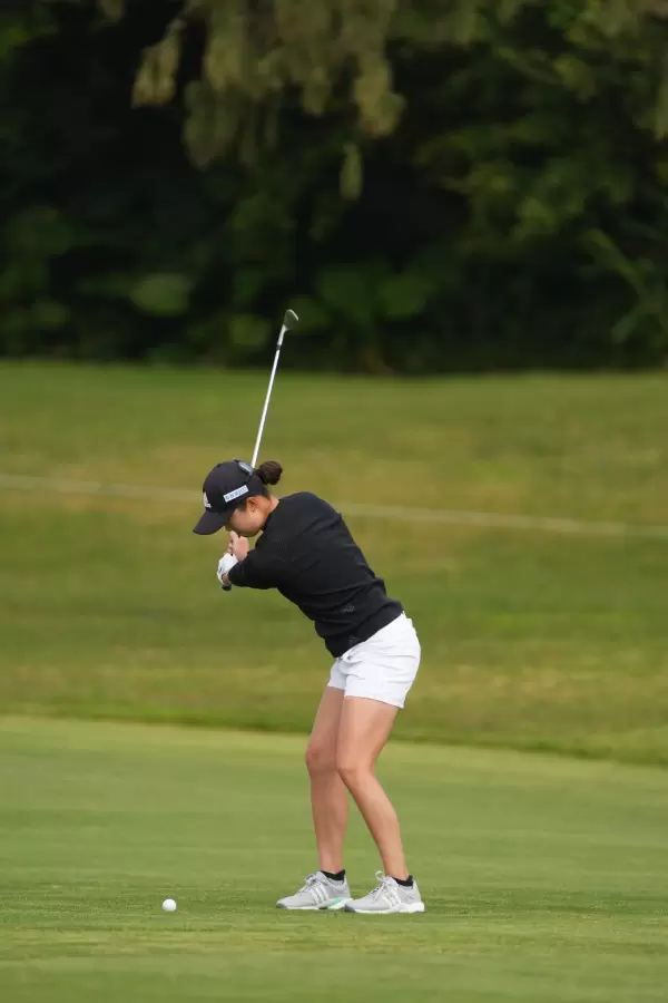 森田遥のウェッジスイング（斜め前方）連続写真【2022年ダイキンオーキッドレディスゴルフトーナメント】