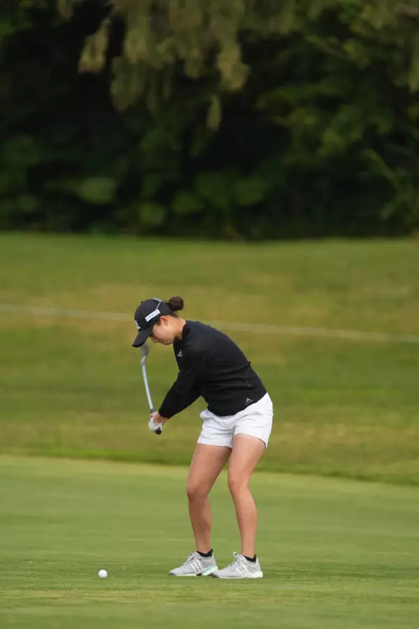 森田遥のウェッジスイング（斜め前方）連続写真【2022年ダイキンオーキッドレディスゴルフトーナメント】