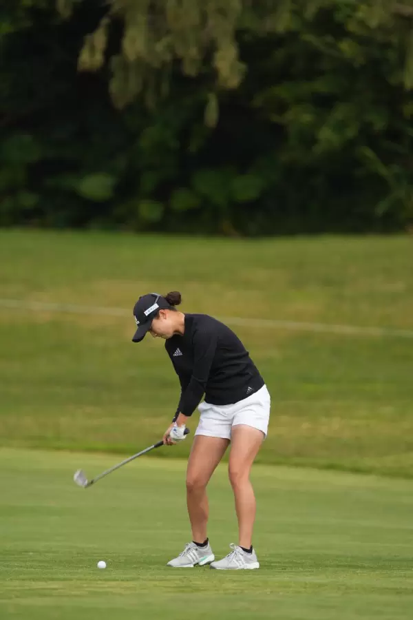 森田遥のウェッジスイング（斜め前方）連続写真【2022年ダイキンオーキッドレディスゴルフトーナメント】