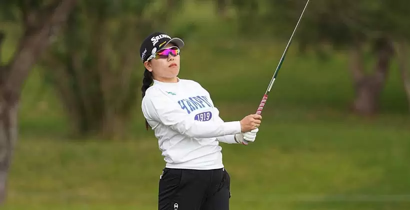 勝みなみのウェッジスイング（斜め前方）連続写真【2022年ダイキンオーキッドレディスゴルフトーナメント】