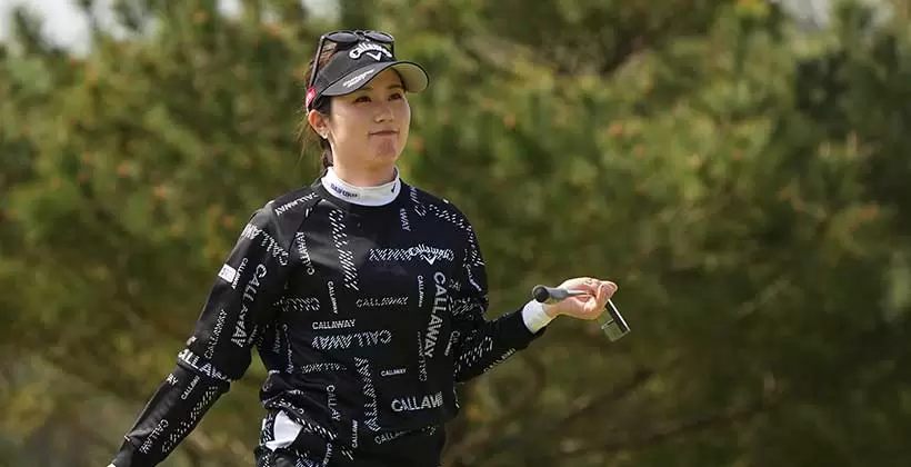 西村優菜のパッティングストローク（前方）連続写真【2022年ダイキンオーキッドレディスゴルフトーナメント】