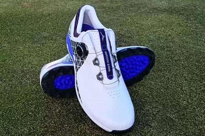 ゴルフシューズ