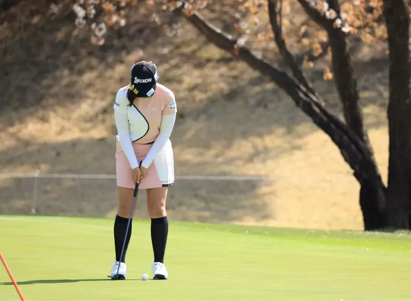 菅沼菜々のパター（正面）連続写真