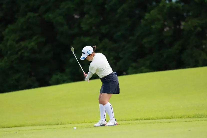 山下美夢有のウェッジスイング（アプローチ）連続写真【CATレディス2022】