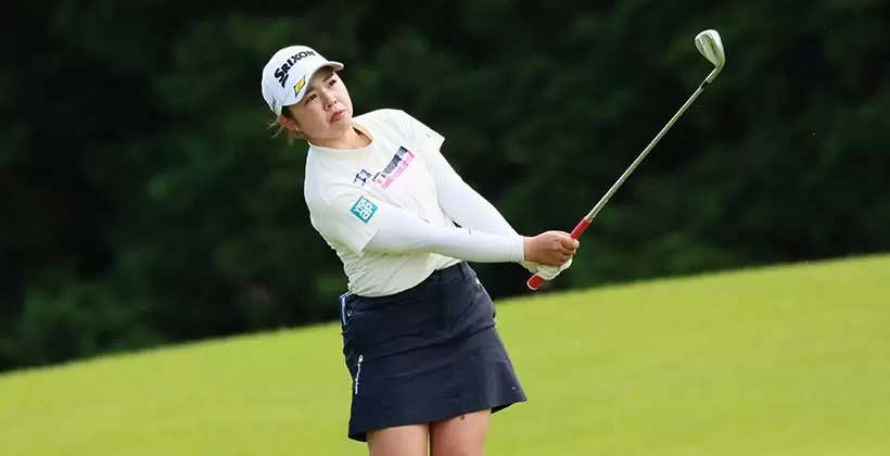 山下美夢有のウェッジスイング（アプローチ）連続写真【CATレディス2022】