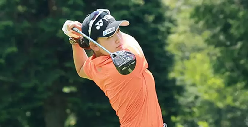 岩井千怜のドライバースイング（斜め前方）連続写真【CATレディス2022】