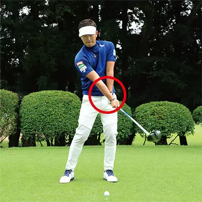 大西翔太コーチ,インパクトでもグリップエンドがお腹の前から外れなければフェースがスクエアに戻る。