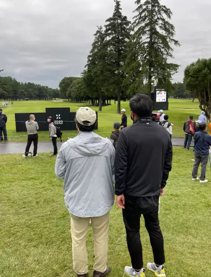 K編集長と「金無いのにゴルフやってるオヤジ」のツーショット