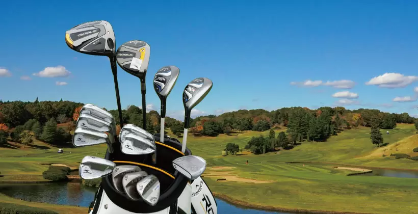 ゴルフクラブとボール