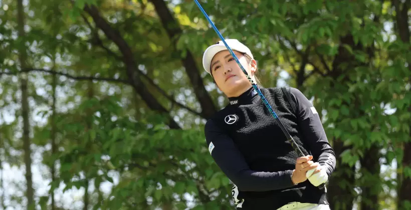 稲見萌寧アイアンスイング