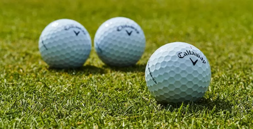 飛ばすも止めるも球が上がらなきゃはじまらない! ゴルフボールの革命児「クロム ソフト」のススメ