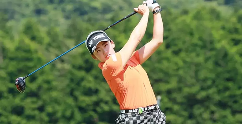 岩井千怜のドライバースイング(正面)連続写真【CATレディス2022】