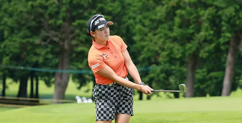 岩井千怜のウェッジスイング(アプローチ)連続写真【CATレディス2022】