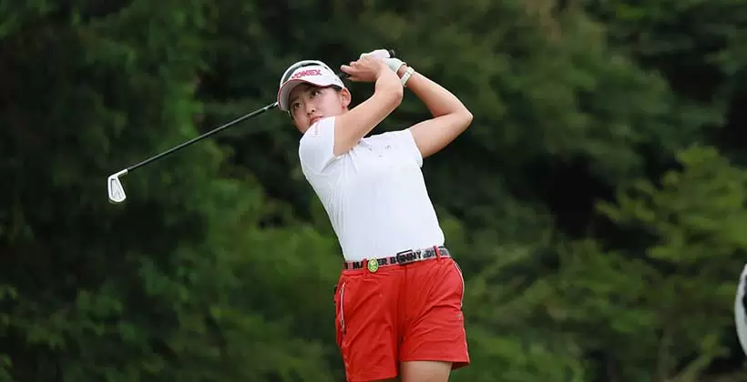 岩井千怜のウェッジスイング（斜め前方）連続写真【CATレディス2022】