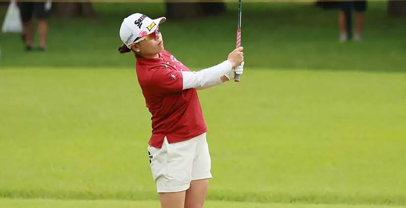 勝みなみのウェッジスイング（アプローチ）連続写真【CATレディス2022】