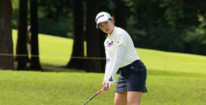 山下美夢有のドライバースイング（斜め前方）連続写真【CATレディス2022】