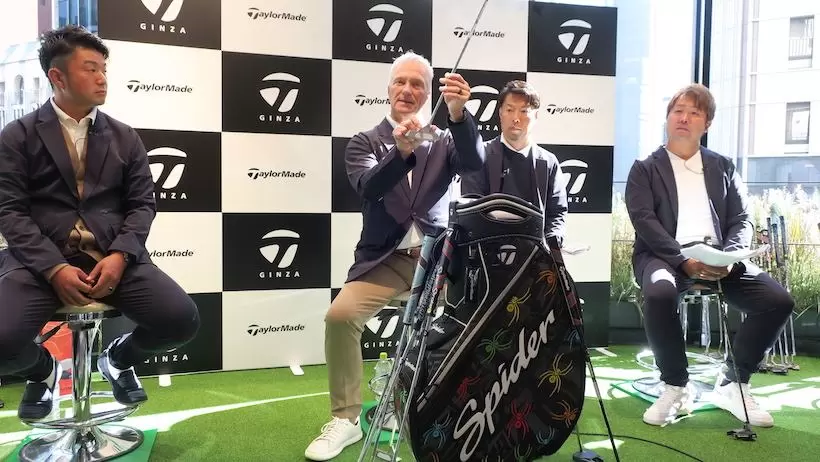 ピュアロールの優位性について説明するビル氏