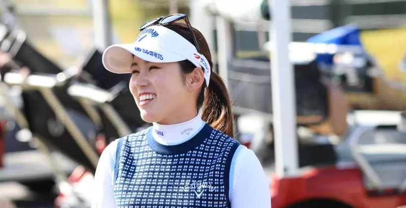 西村優菜のウェッジスイング