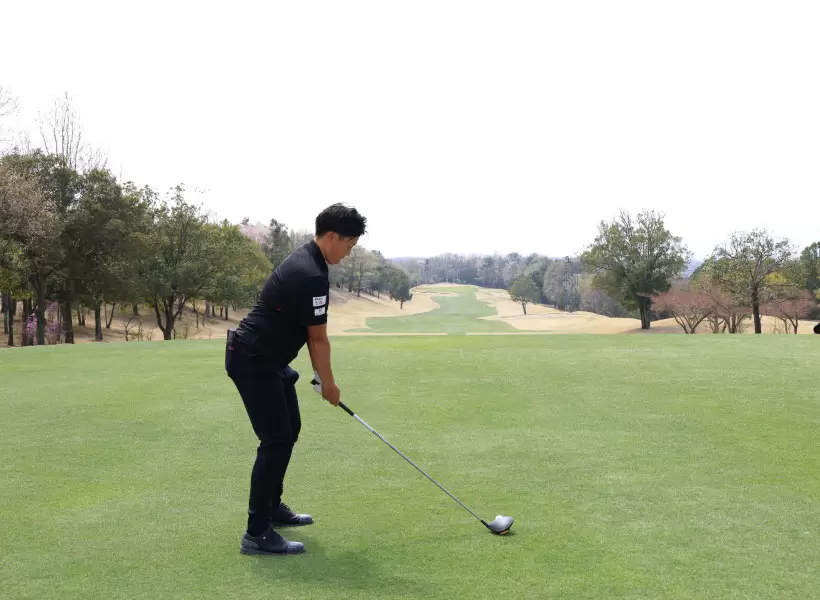 工藤遥加のドライバースイング（後方）