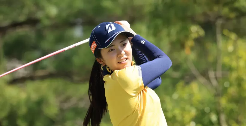 堀琴音のドライバースイング