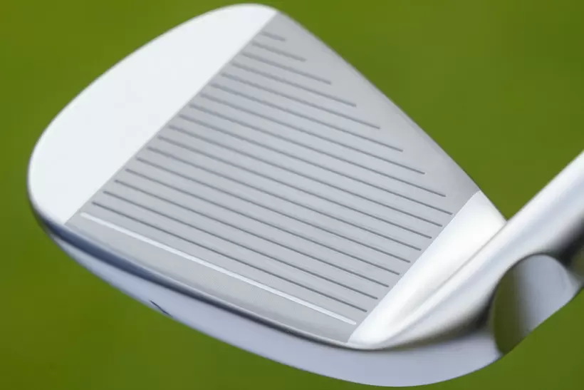 i230の注目TECHNOLOGY②どんなシチュエーションでも安定したスピン量でピンを狙える