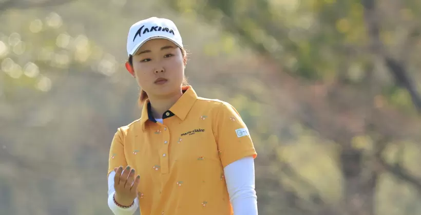 小滝水音のドライバースイング