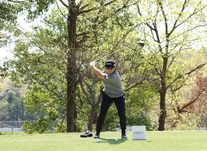 工藤遥加のドライバースイング（正面）