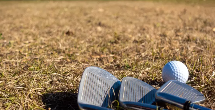 アイアン、ゴルフボール