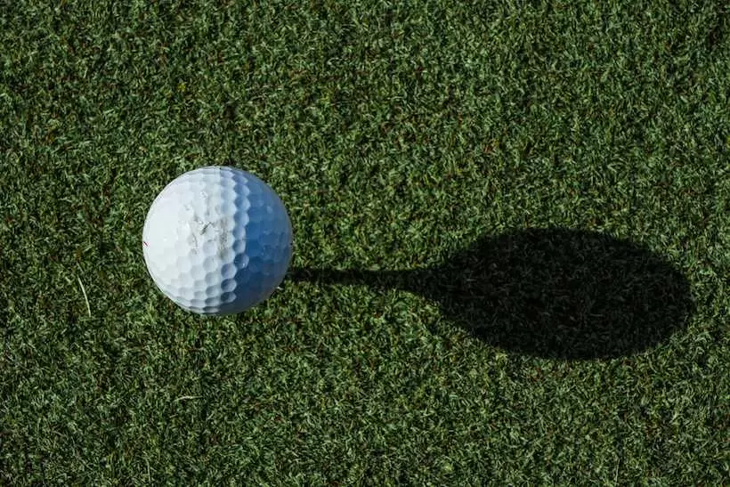 ゴルフボールの傷