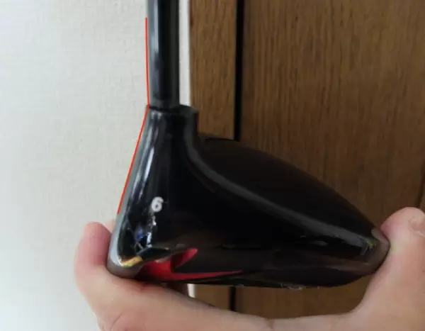 可変ロフトで言う”Higher”　左からシャフトが入った状態。ロフトが増える。