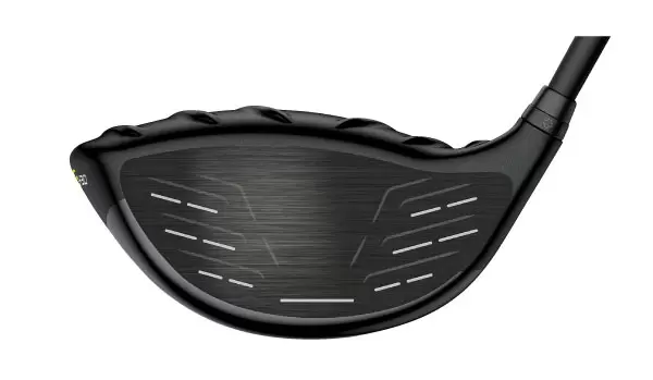 フェースの薄肉化で反発力UP