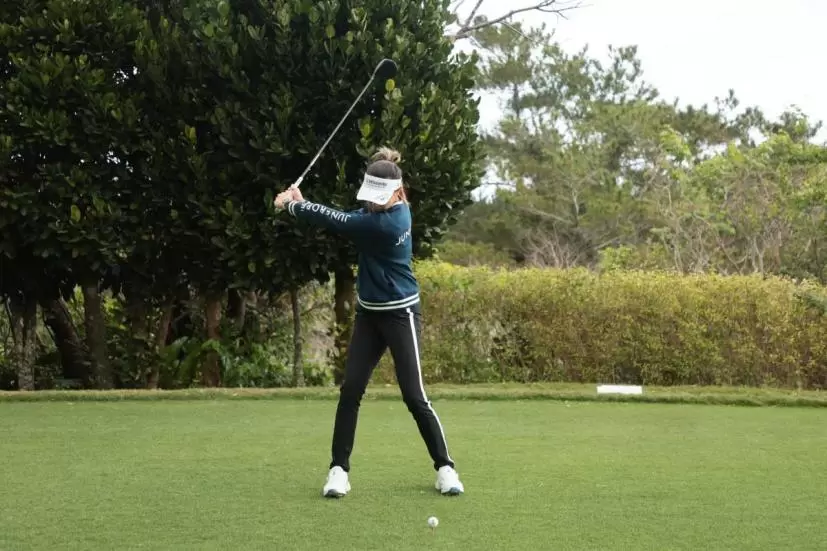 エイミーコガのドライバースイング