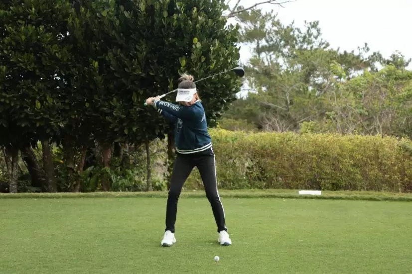 エイミーコガのドライバースイング