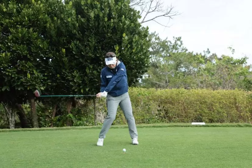 吉田弓美子のドライバースイング