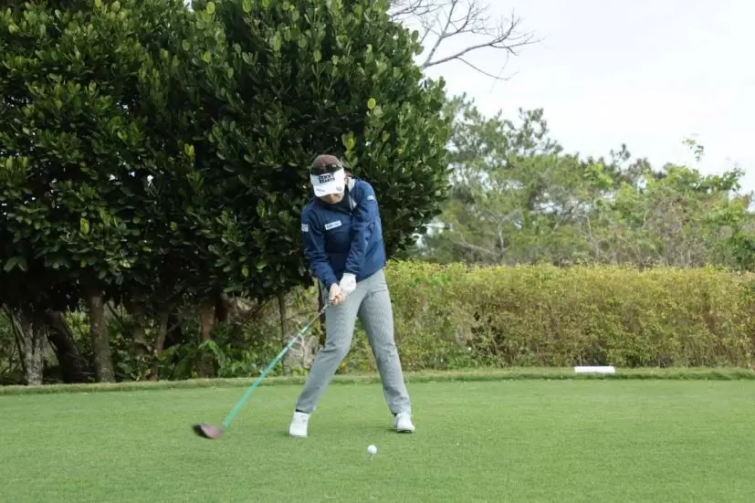 吉田弓美子のドライバースイング